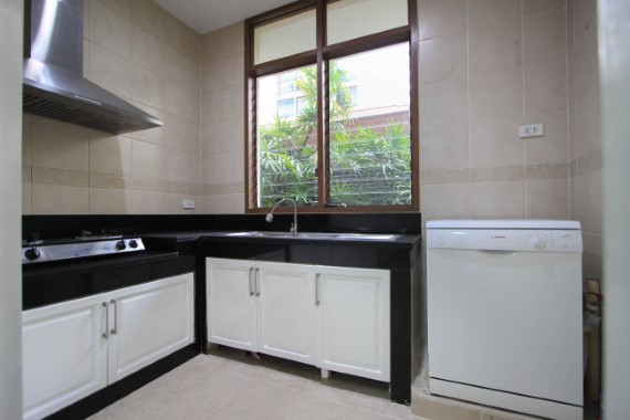 hc120019_18.jpg