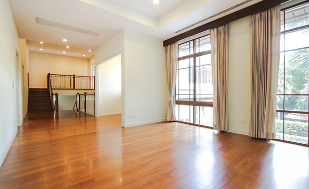 hc120036_8.jpg